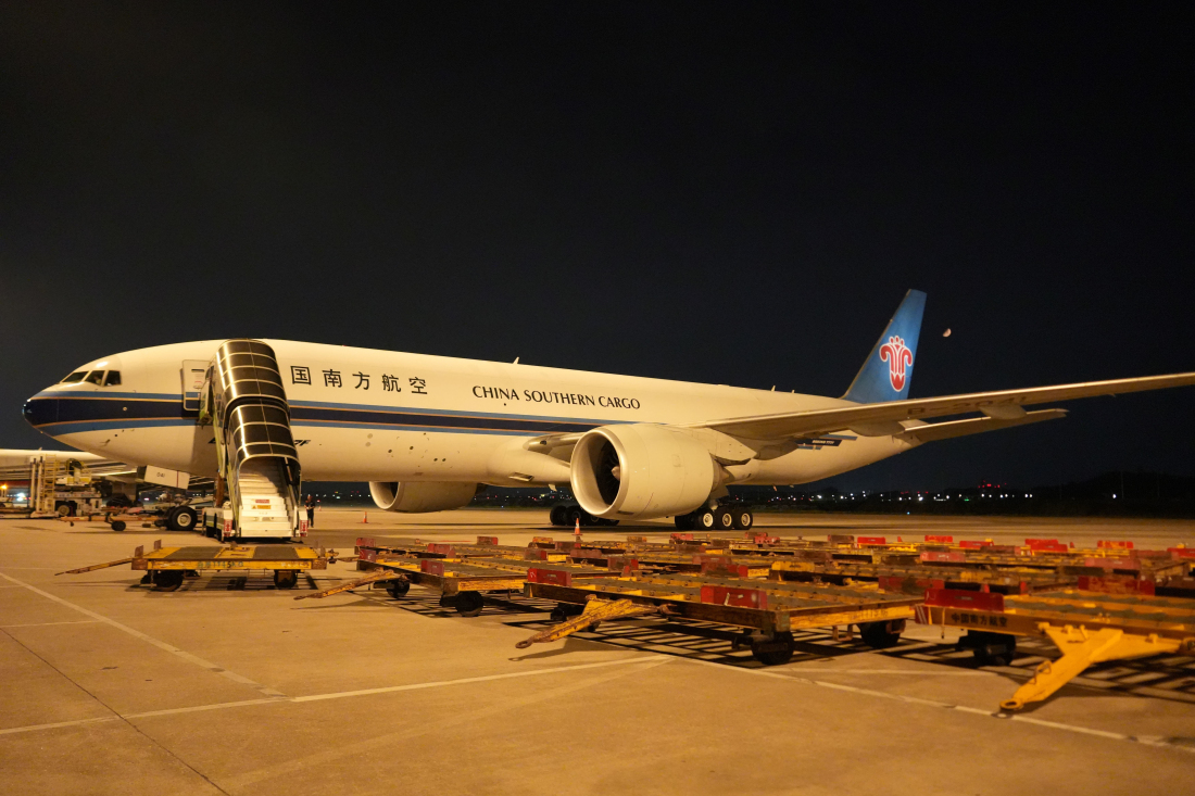 南航中英貨運(yùn)航線開航十年 織密空中網(wǎng)絡(luò)共促開放發(fā)展