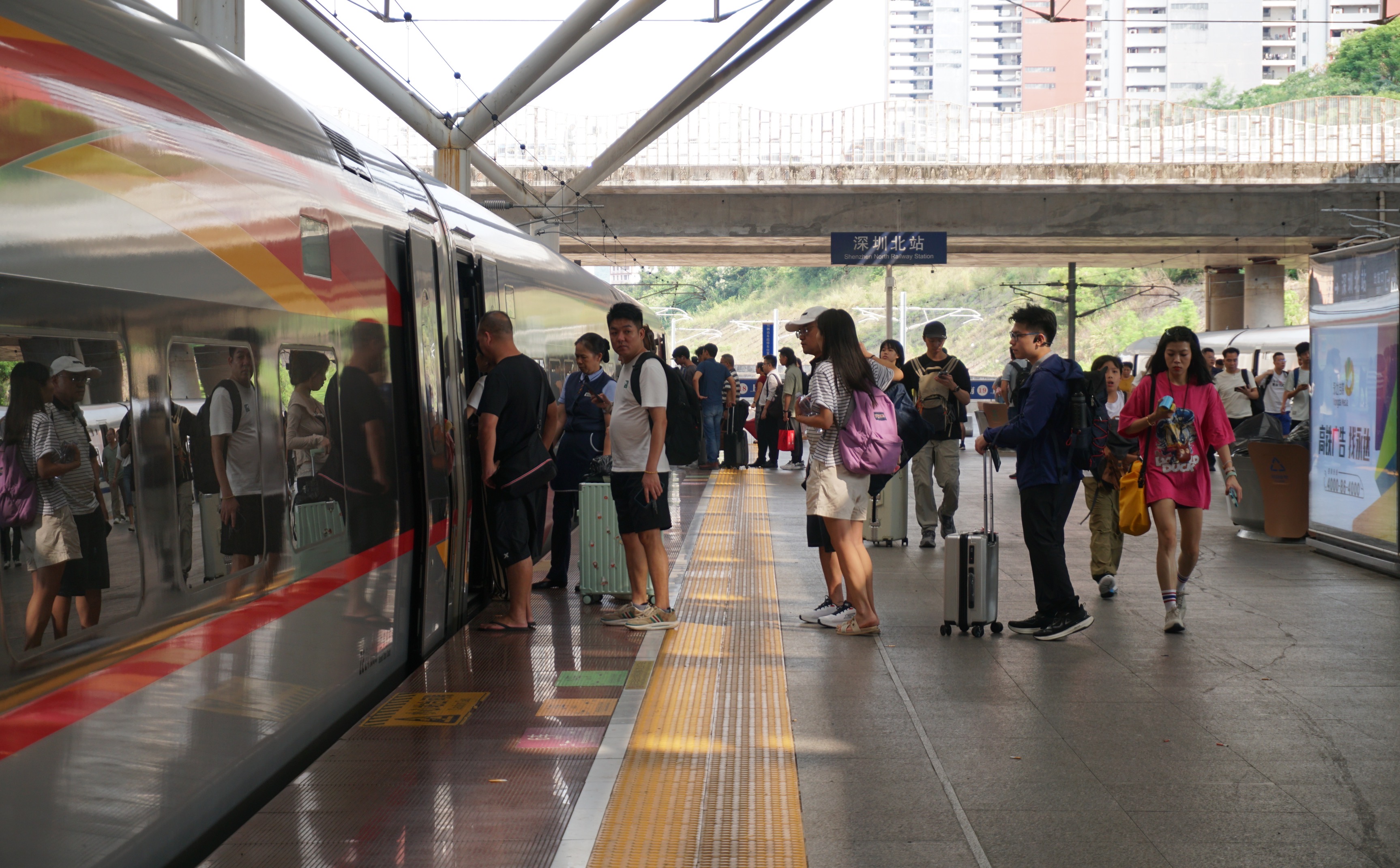 廣深港高鐵跨境客流突破兩千萬(wàn)人次 暑運(yùn)期間再創(chuàng)新高