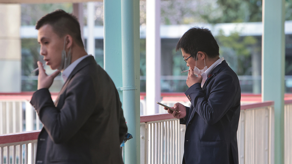 控?zé)熅妻k：加強(qiáng)打擊公共運(yùn)輸設(shè)施違例吸煙 兩日發(fā)18張定額罰單