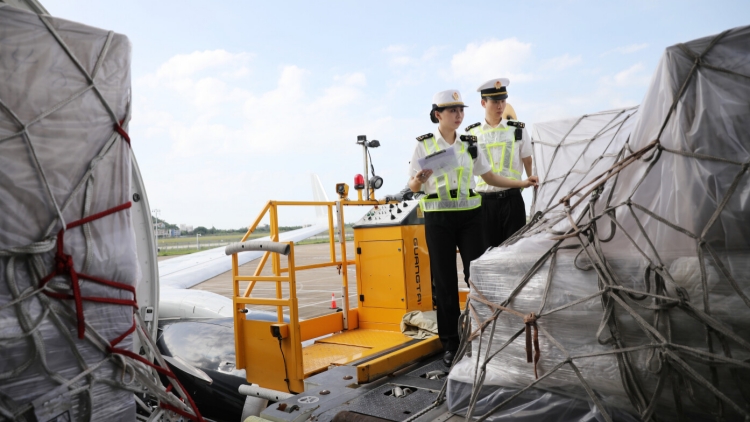 珠海機場國際貨運口岸首批貨物成功發(fā)運
