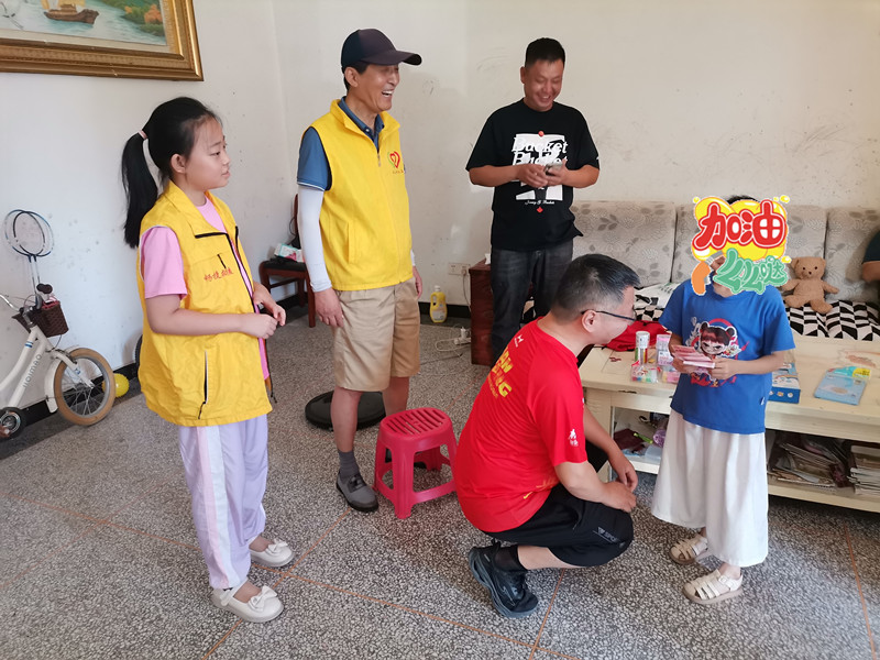 皖祁門縣：圓夢助學(xué) 情暖金秋