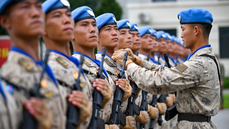 【來論】九三閱兵是歷史回響中的和平宣言與復(fù)興號(hào)角