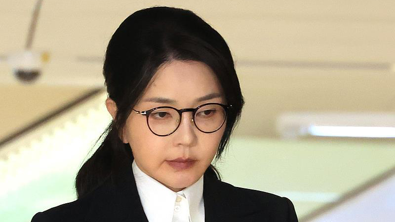 韓國特檢組對(duì)前第一夫人金建希提出起訴