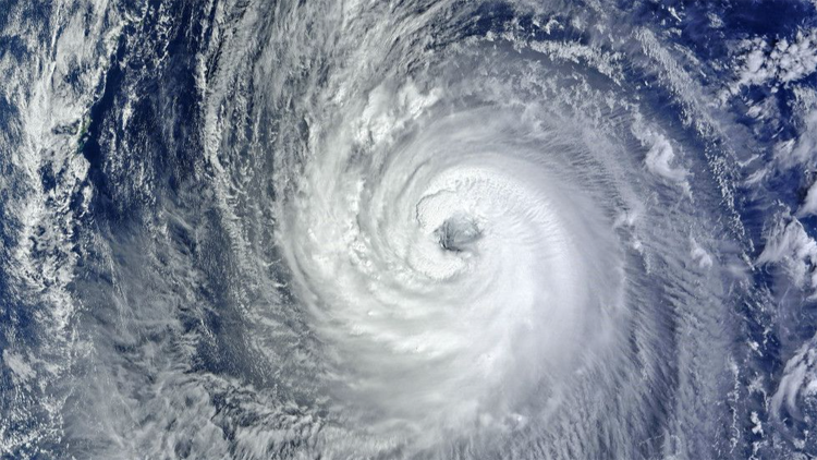 今年第14號(hào)颱風(fēng)「藍(lán)湖」生成！或?qū)碓谠侥系顷? title=