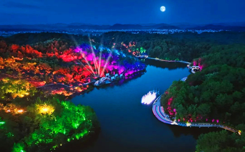 【黃山旅遊之開學(xué)通告】花山謎窟推出「黃山高校種草官挑戰(zhàn)賽」