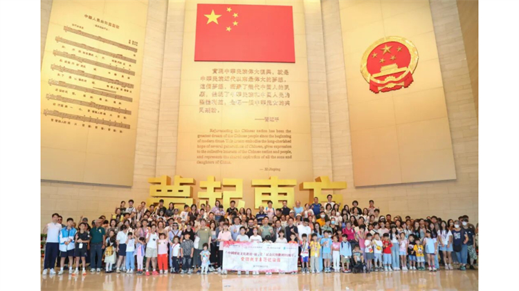 駐香港部隊展覽中心組織抗戰(zhàn)勝利80周年專題講解活動