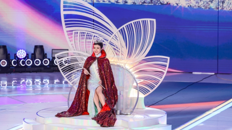 《2025香港小姐競(jìng)選決賽》三甲出爐 陳詠詩(shī)奪冠