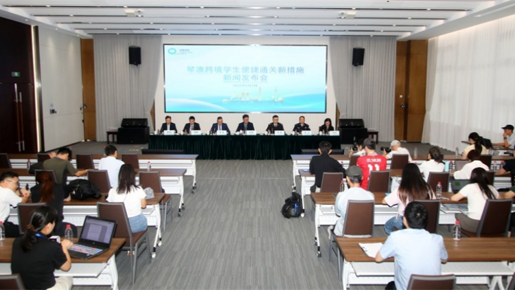 隨車(chē)查驗(yàn)、免下車(chē)通關(guān)！琴澳跨境學(xué)生專(zhuān)車(chē)正式開(kāi)通