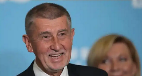 捷克前總理巴比什在競選活動中遇襲 