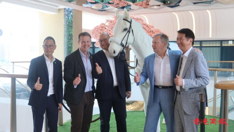 有片丨馬會全新設(shè)施連薈 機械馬出現(xiàn)沙田馬場 親親應(yīng)家柏譚志源