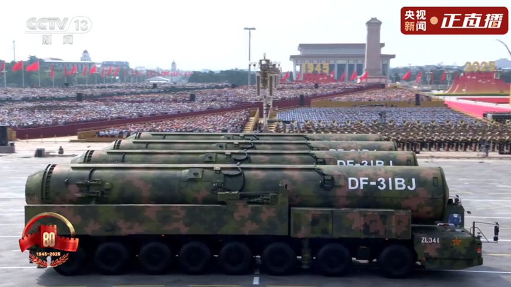東風-5C、東風-61！核導(dǎo)彈方隊，震撼登場！