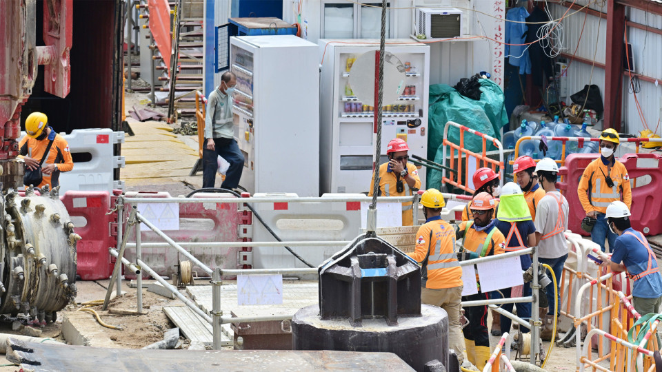 工作暑熱警告生效 勞工處提醒僱主及僱員採(cǎi)取防中暑措施