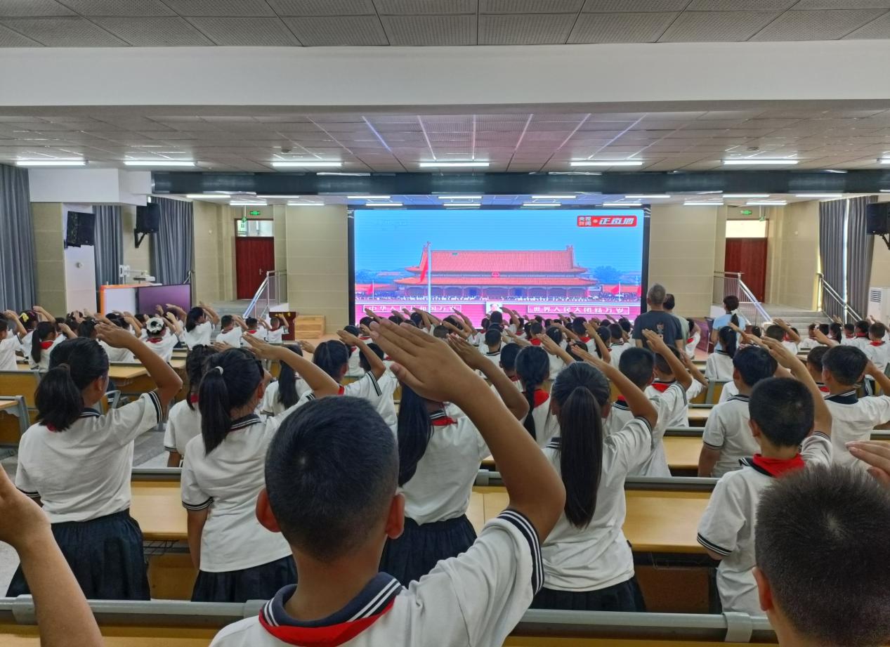 皖黟縣碧山小學(xué)：精神火炬代代相傳