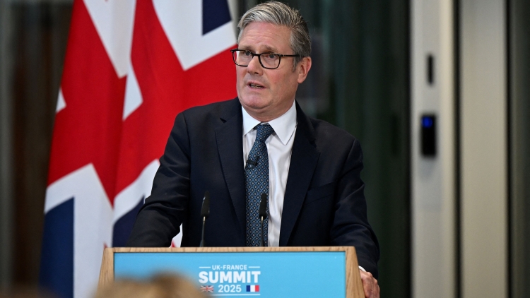 英國(guó)首相大幅改組內(nèi)閣