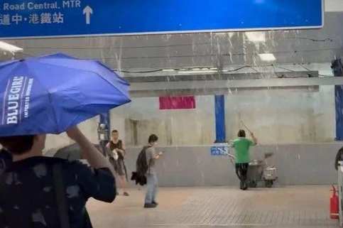 風暴期間港鐵及輕鐵維持有限度服務