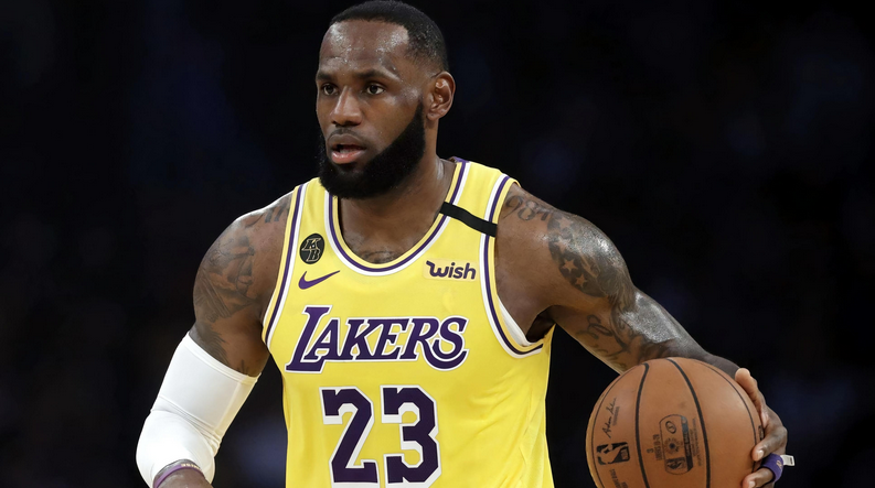 詹姆斯在人民日報發(fā)文