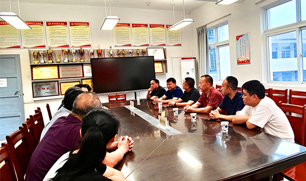 皖黟縣柯村鎮(zhèn)：「你們甘為人梯，我們保駕護(hù)航！」