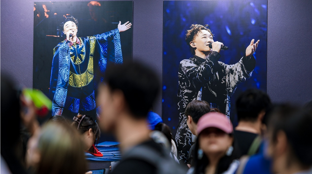 有片丨深圳領(lǐng)展中心城攜手環(huán)球音樂 打造陳奕迅展覽內(nèi)地首展