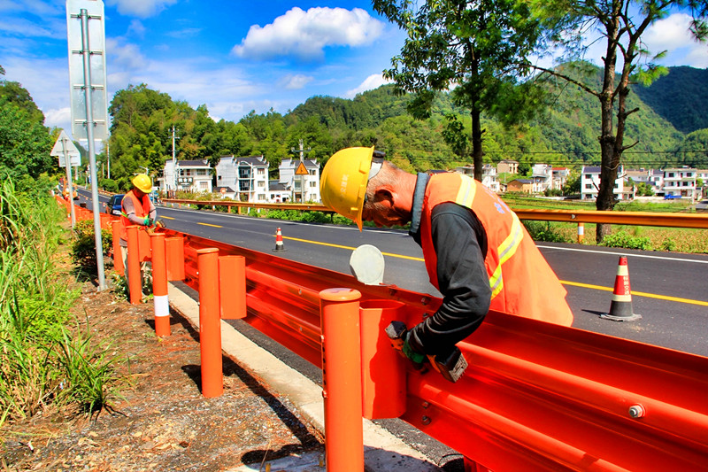 皖休寧公路：凝心聚力齊奮戰(zhàn) 砥礪前行迎「國(guó)評(píng)」