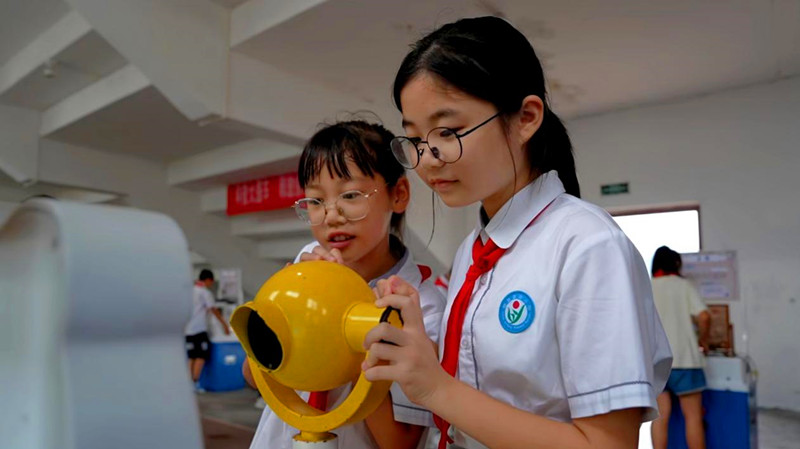 皖黟縣：科普大篷車進(jìn)校園點亮科學(xué)夢