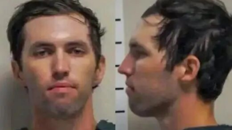 刺殺柯克嫌疑人拒絕配合調(diào)查 作案動(dòng)機(jī)仍不明 有1位變性人戀愛對(duì)象