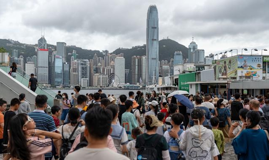 8月訪港旅客515萬人次 創(chuàng)疫情後單月新高