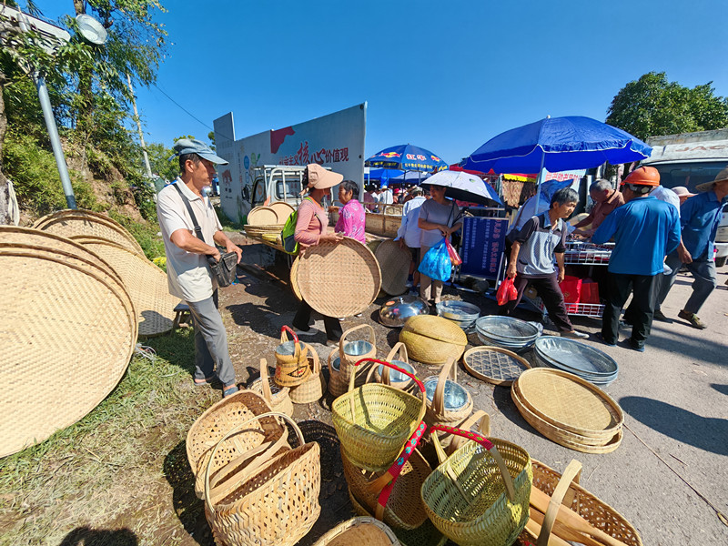 皖休寧縣五城鎮(zhèn)：民俗百味 「廟」趣橫生