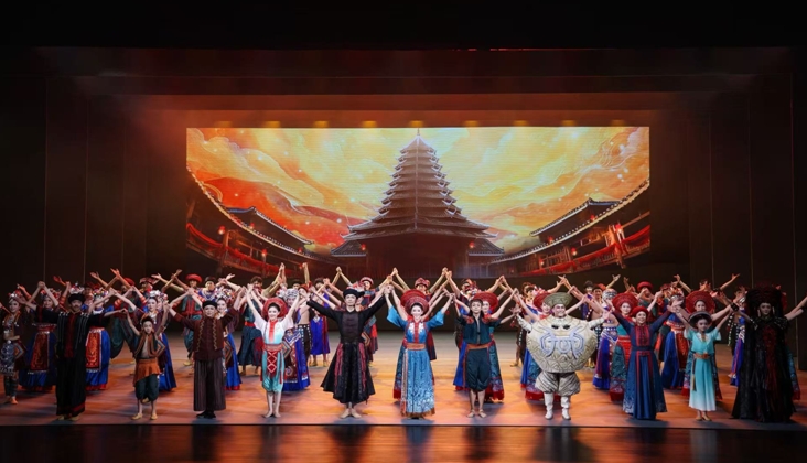 原生態(tài)田野生活戲劇《擁你入懷》 打造湖南懷化文旅新名片