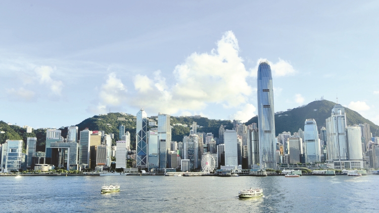 八成港企投資AI獲利 一成回報逾100%