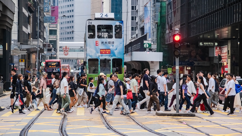 施政報告2025｜探索縮短股票結(jié)算周期至T+1 優(yōu)化投資移民計劃 買樓門檻降至3000萬 