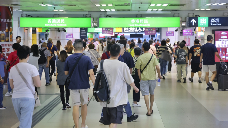 施政報告2025｜10月起經(jīng)水陸路來港轉(zhuǎn)機乘客可豁免離境稅 亞博館二期料2028年落成