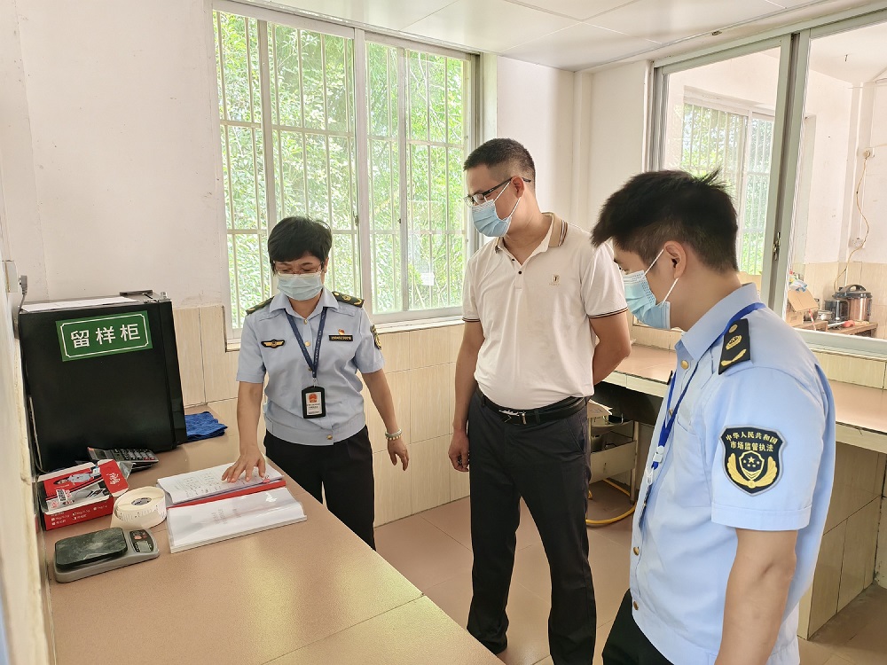 桂梧州長洲區(qū)：多措並舉開展秋季學(xué)校食堂食品安全專項檢查