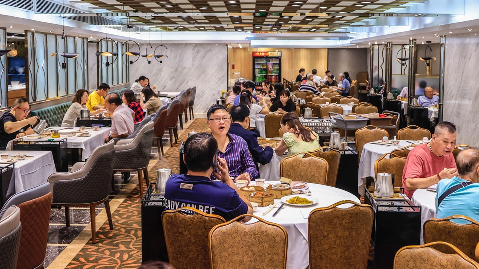 施政報告2025｜打擊濫用外勞計劃 9·18起申請輸入侍應(yīng)生及初級廚師設(shè)限