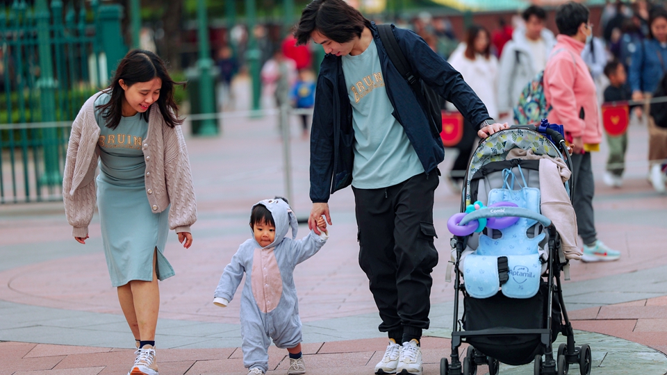 施政報(bào)告2025｜推出「組合拳」措施鼓勵(lì)生育 初生子女首2年享額外免稅額