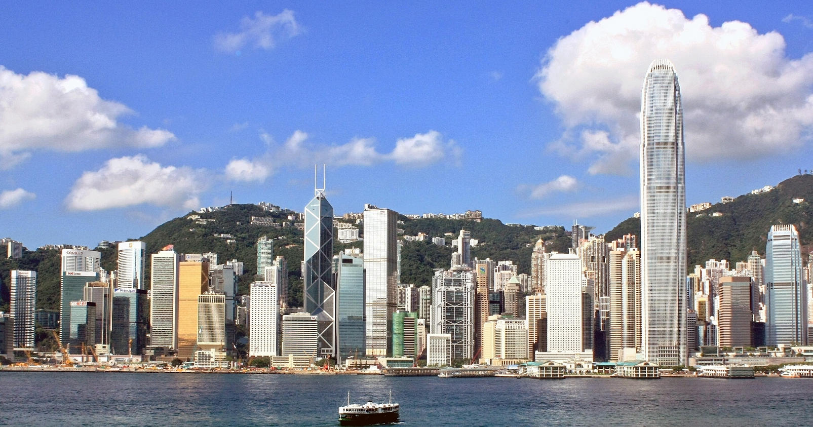 施榮懷：《施政報(bào)告》深化改革促發(fā)展，同心共創(chuàng)新未來