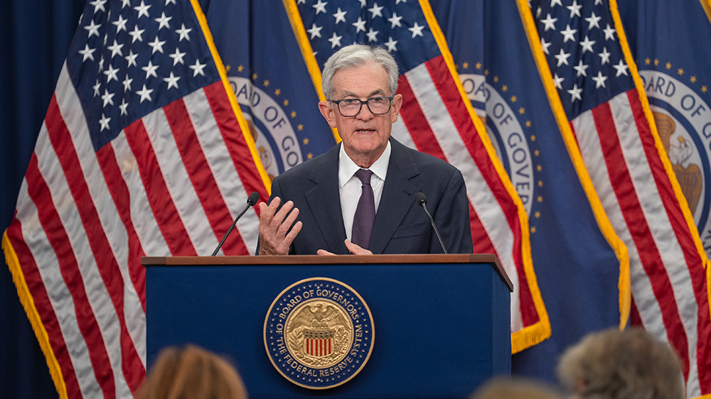 「25基點(diǎn)太少，50基點(diǎn)太多」：美聯(lián)儲(chǔ)降息「走鋼絲」，「特朗普代言人」投下唯一反對(duì)票