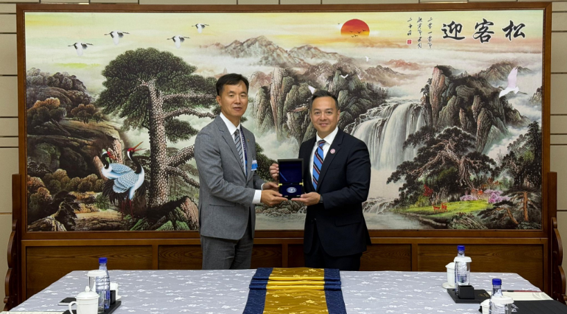 有片丨江蘇連雲(yún)港市全球公共安全合作論壇 周一鳴接受公安部新聞傳媒中心訪問(wèn)