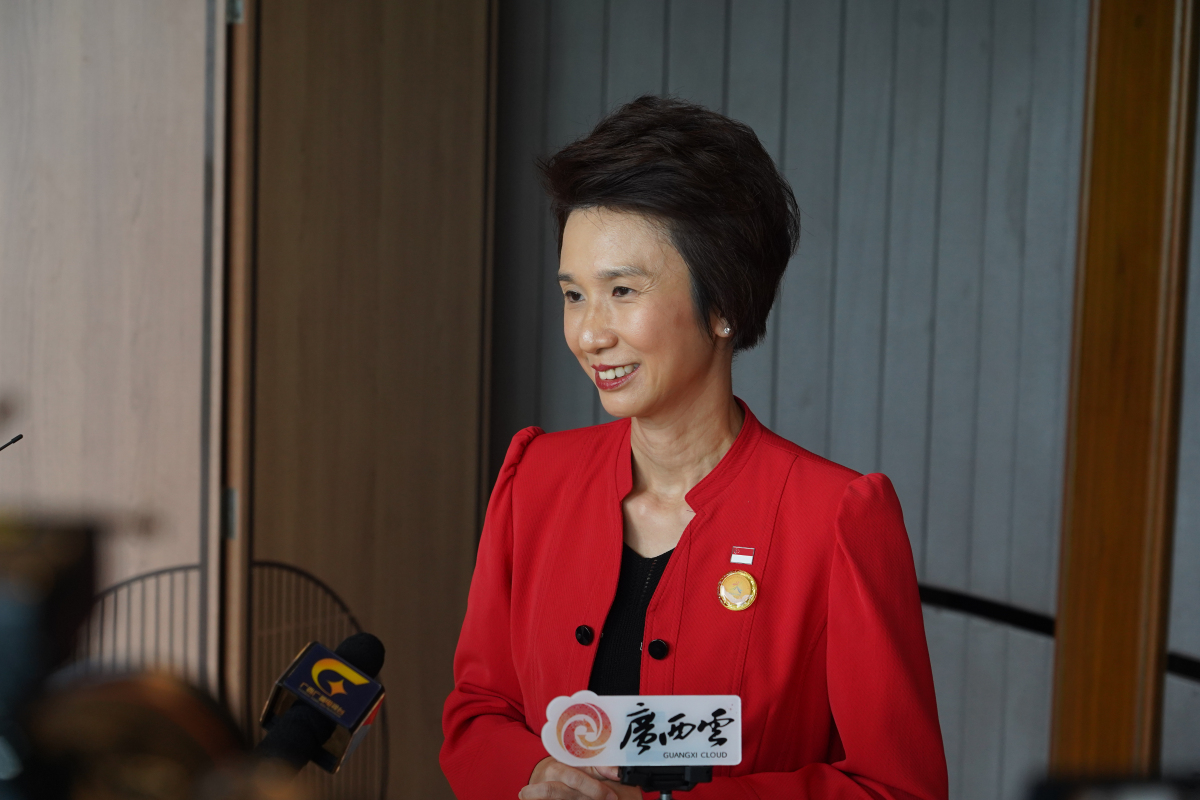 新加坡高級政務(wù)部長劉燕玲：中新攜手東博會推自貿(mào)3.0  AI與青年合作成新亮點