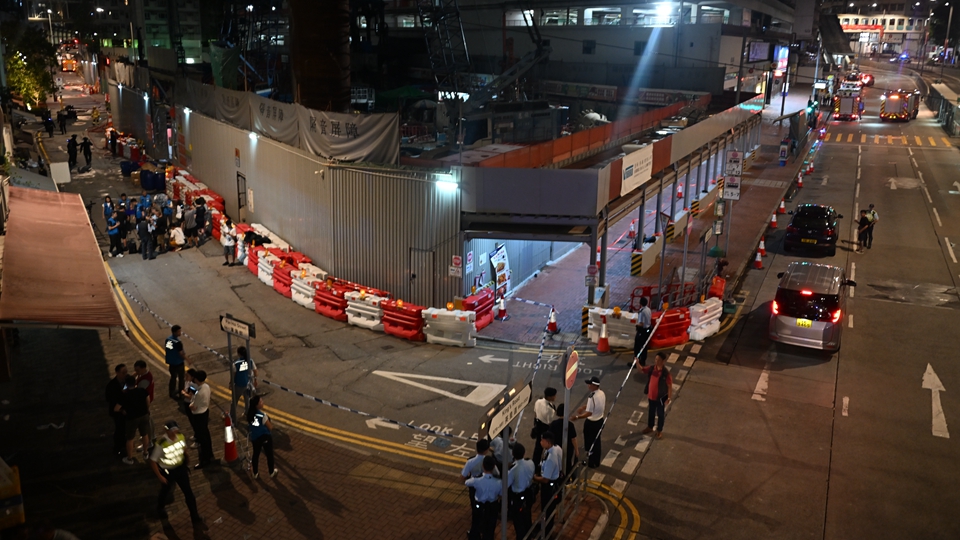 鰂魚涌地盤炸彈｜ 英皇道濱海街部分路段封閉 21條巴士線改道