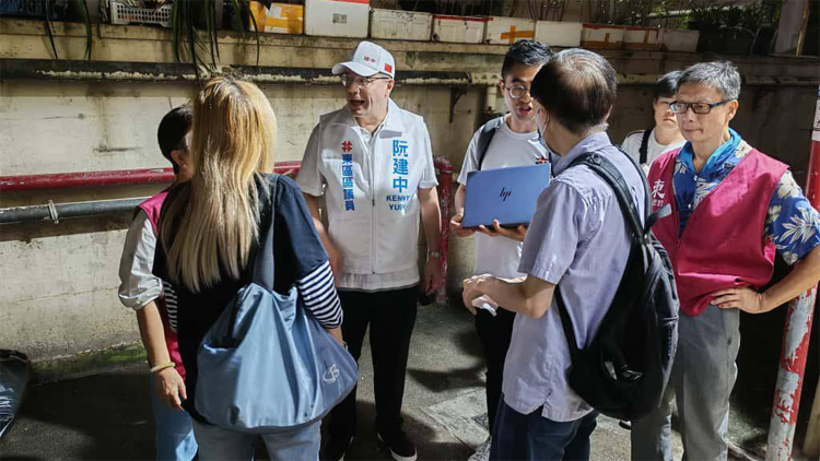 李鎮(zhèn)強(qiáng)讚揚(yáng)政府就鰂魚涌戰(zhàn)時(shí)炸彈的部署及工作 