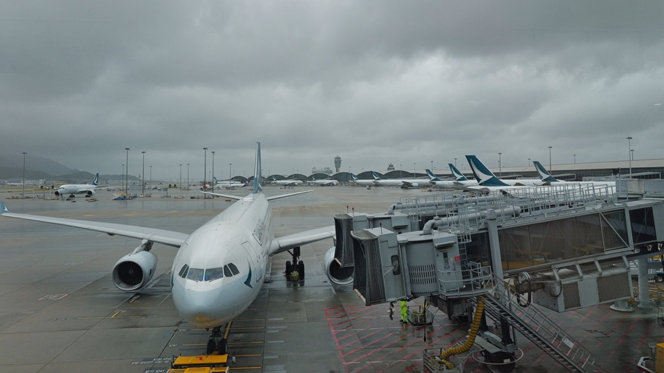 彭博社：為防「樺加沙」 香港機(jī)場23日下午6時起停飛36小時