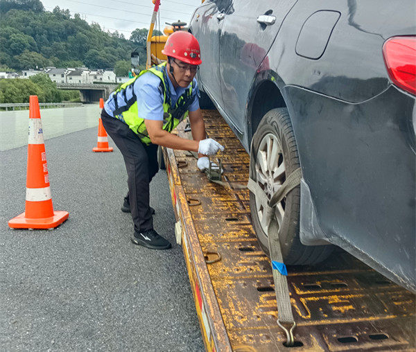 徽杭高速施拖吊免費(fèi)新政  長三角交通服務(wù)協(xié)同發(fā)展再「提速」