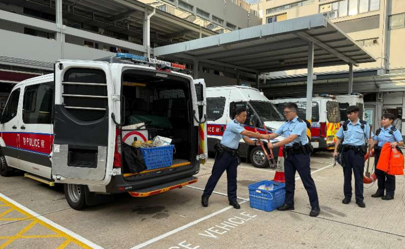 有片丨超強(qiáng)颱風(fēng)「樺加沙」逼近 警隊(duì)嚴(yán)陣以待