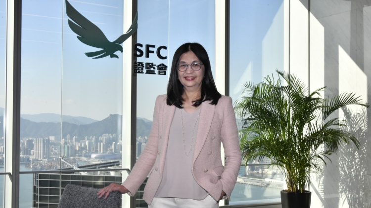 梁鳳儀﹕研開發(fā)包攬債券外匯等電子交易平臺(tái)可行性