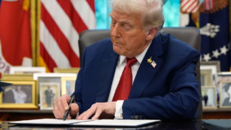 美國(guó)總統(tǒng)特朗普在華盛頓特區(qū)恢復(fù)死刑