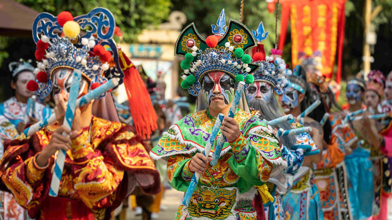 非遺英歌舞、南越火秀等五大主題秀亮相廣州融創(chuàng)樂園，打造國(guó)慶文旅新場(chǎng)景