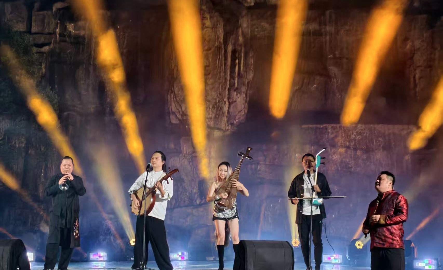 寧鄉(xiāng)：微度假新體驗 小鎮(zhèn)青年溫泉音樂會燃情上演