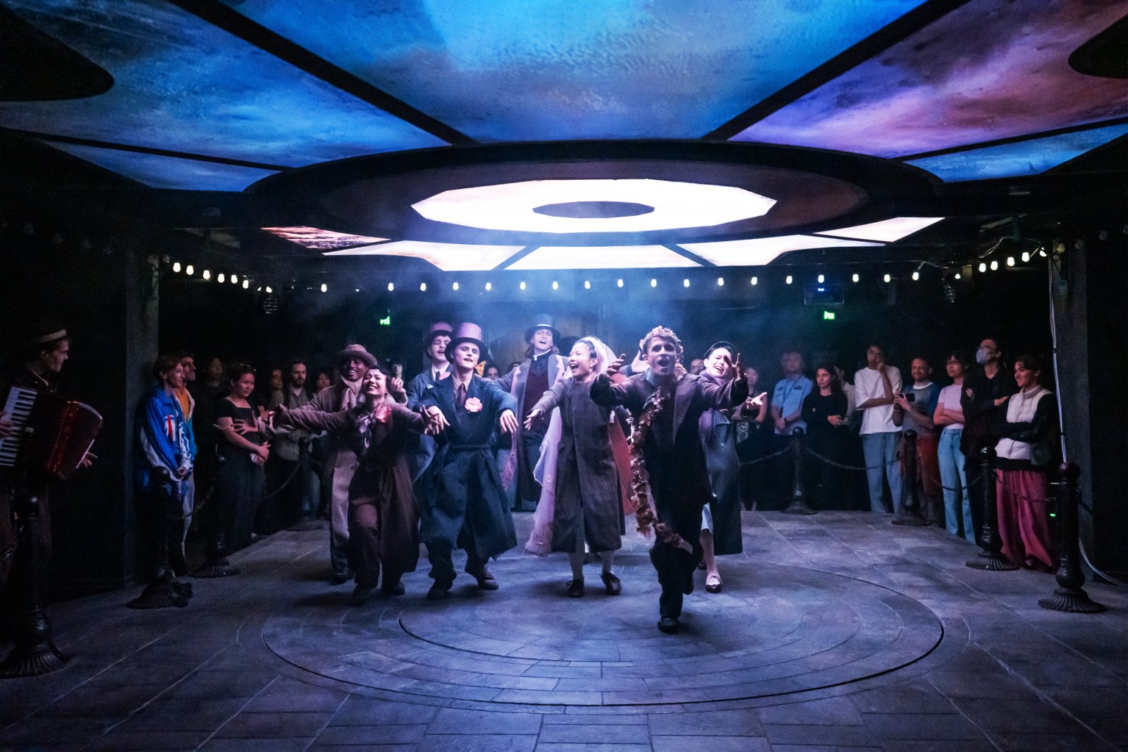 深圳明華輪煥新歸來，中國首部沉浸式肢體劇《交易人生》國慶啟航