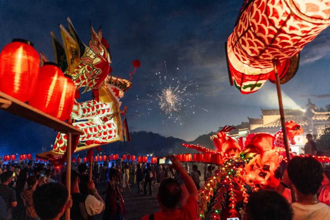 端「22道」豐盛文旅大餐  皖黟縣花式「寵客」迎「雙節(jié)」