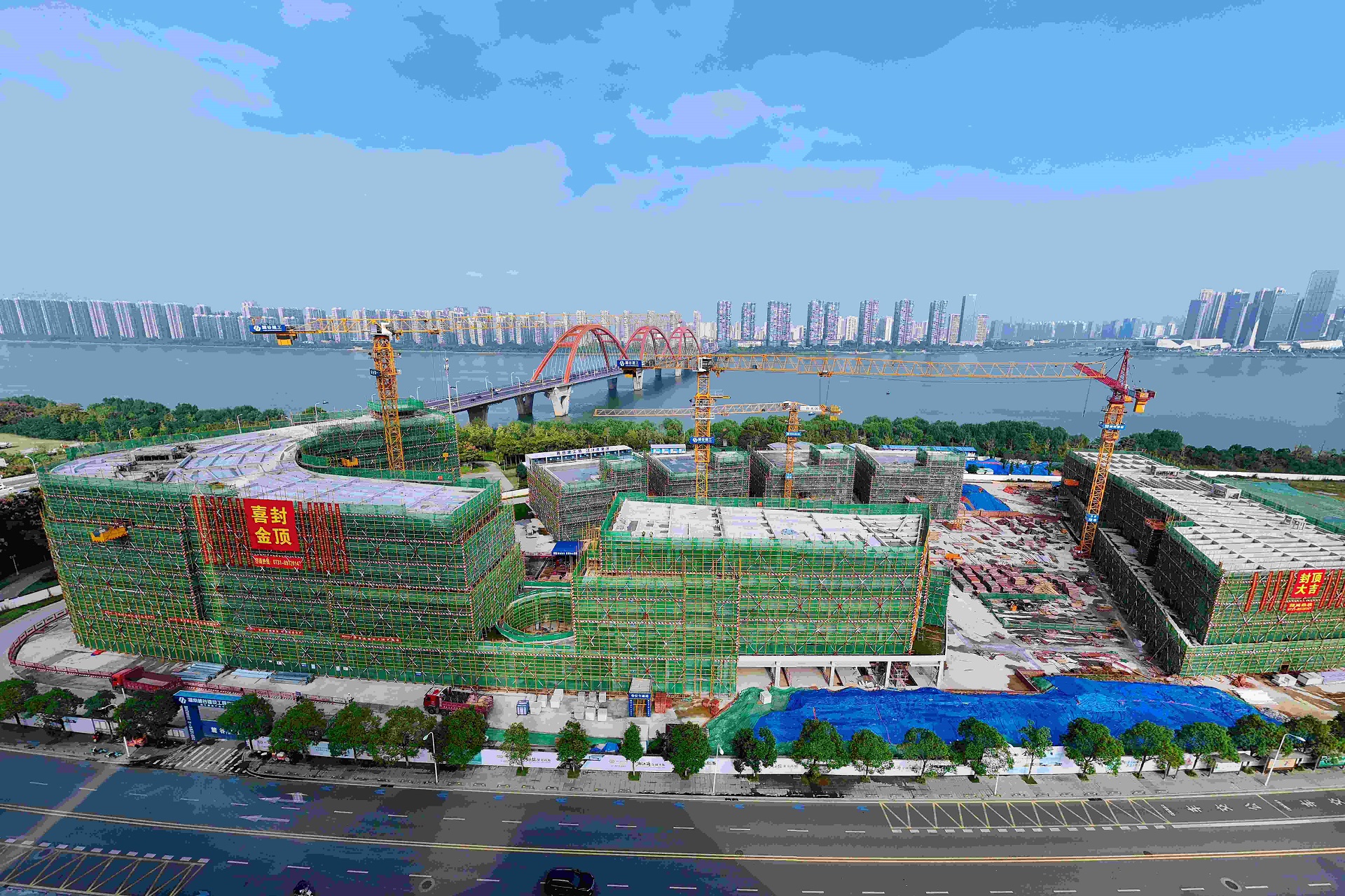 湘江基金小鎮(zhèn)二期封頂 湖南金融中心再添地標(biāo)